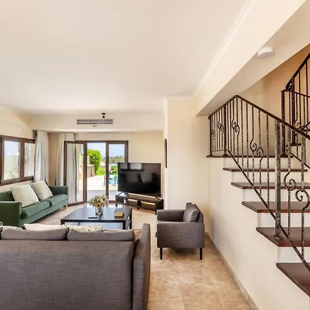 Villa Sunnyvillas: 4br Seafront Villa*private Pool*bw44